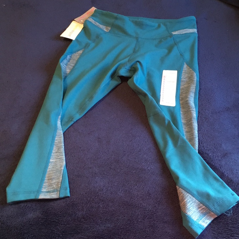 Marika Sport Teal Performance Fitted Capri